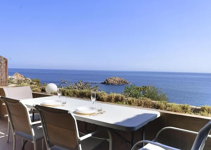 Lets Holidays Modern Sea Views