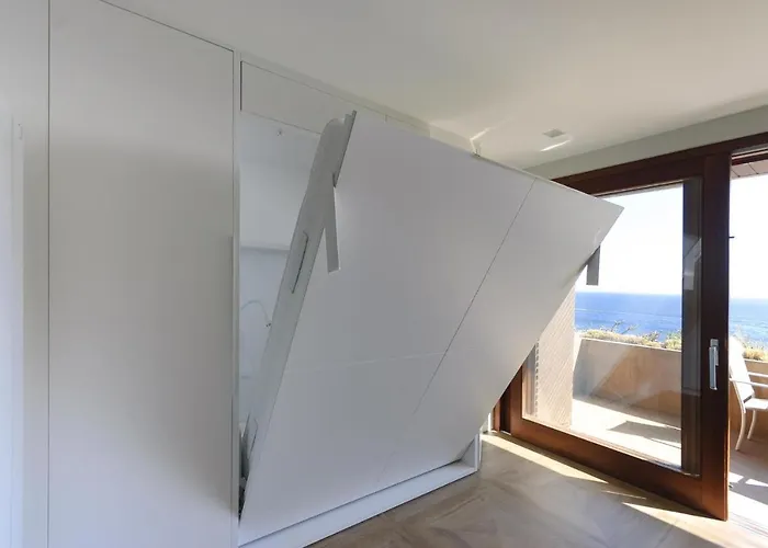 Lets Holidays Modern Sea Views Apartment