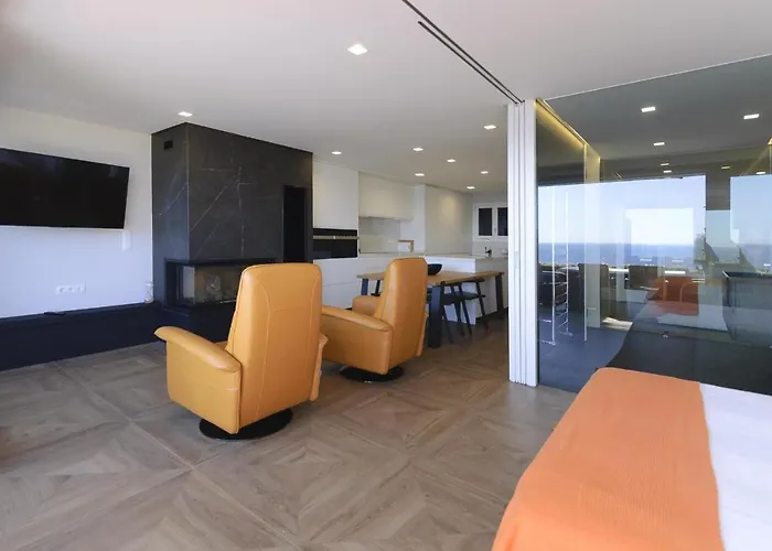 Lets Holidays Modern Sea Views Apartment *