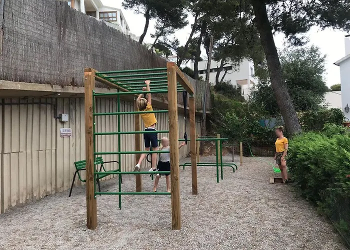 Lets Holidays Modern Sea Views Apartment